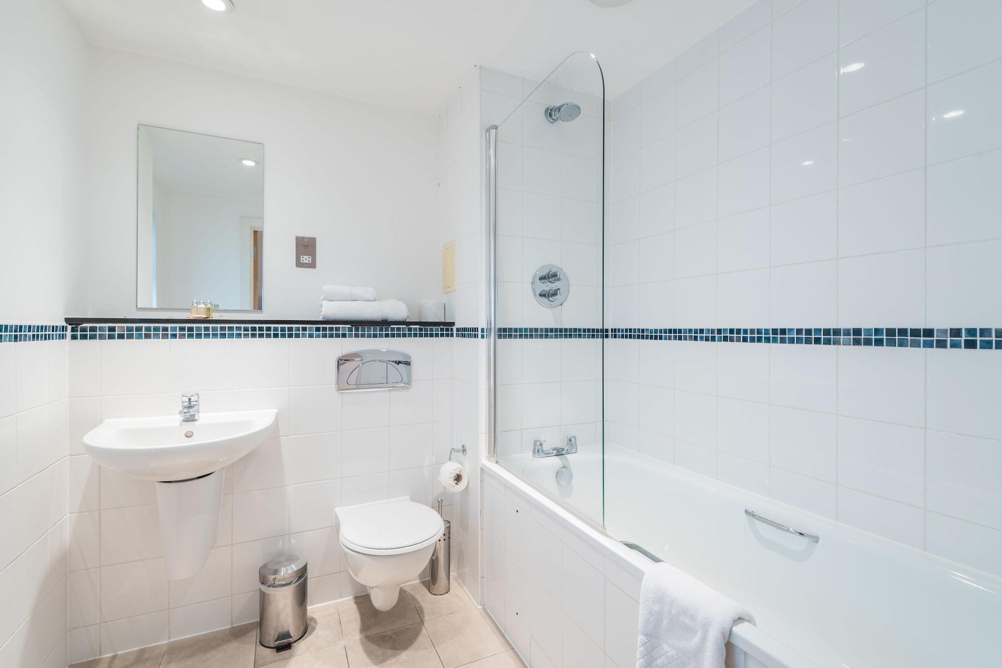 Marlin Apartments Commercial Road - Limehouse Лондон Екстер'єр фото