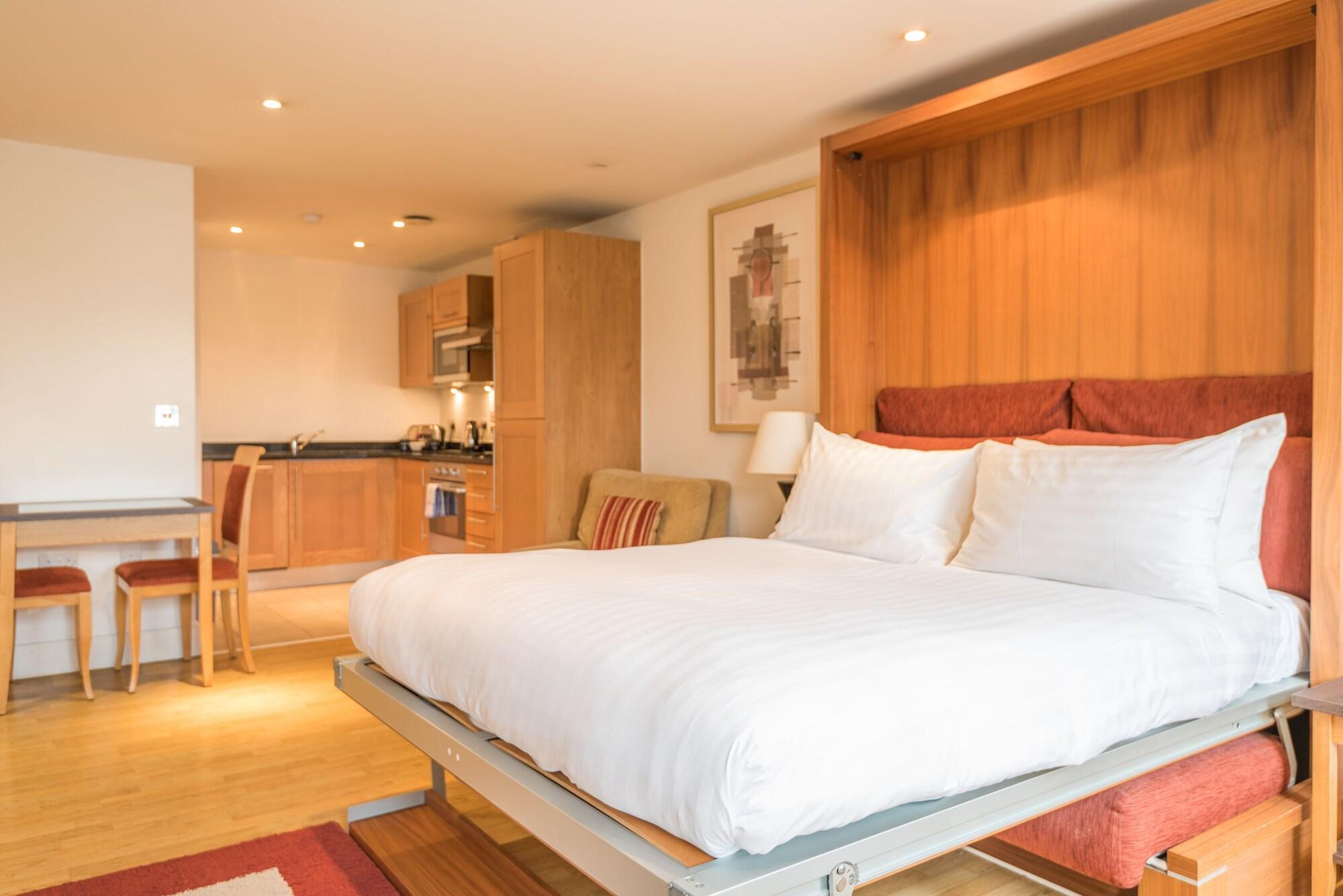 Marlin Apartments Commercial Road - Limehouse Лондон Екстер'єр фото