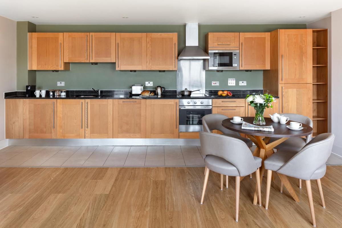 Marlin Apartments Commercial Road - Limehouse Лондон Екстер'єр фото