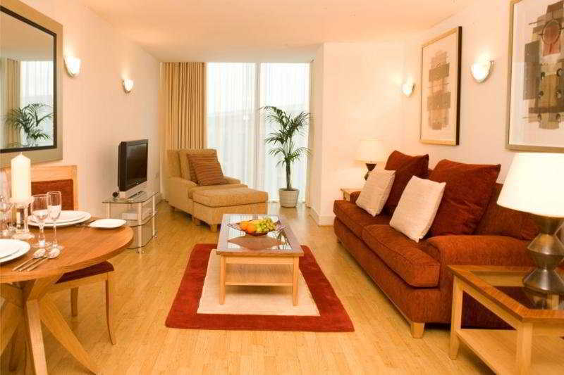 Marlin Apartments Commercial Road - Limehouse Лондон Екстер'єр фото